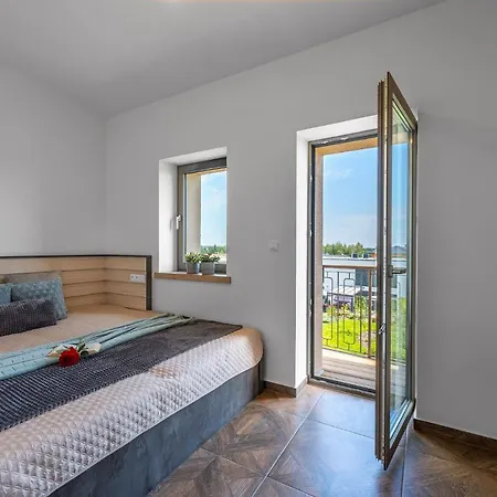 Laskara Garden By Prague Forest Nové Jirny