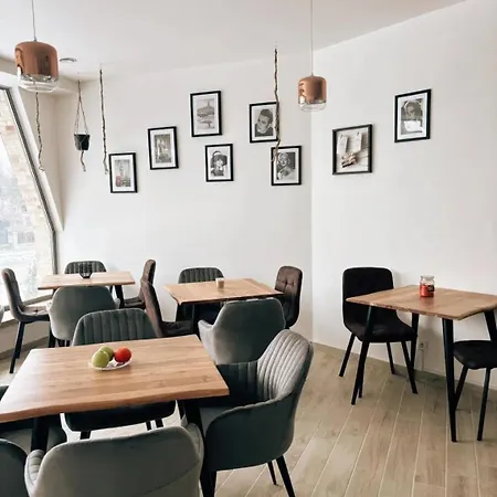 Laskara Garden By Prague Forest Nové Jirny