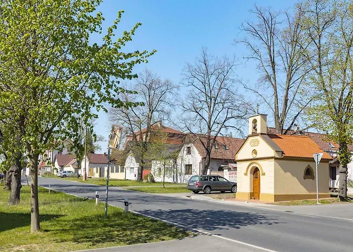 Laskara Garden By Prague Forest Nové Jirny