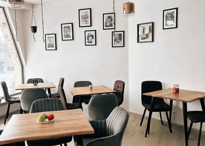 Laskara Garden By Prague Forest Nové Jirny