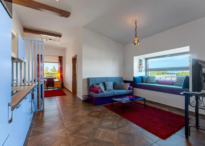 Laskara Garden By Prague Forest *