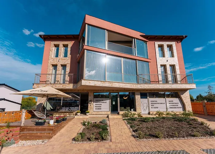 Laskara Garden By Prague Forest